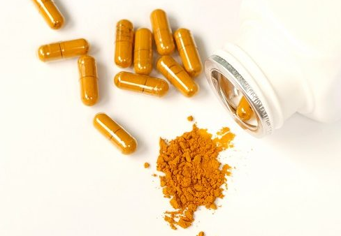 Curcumin және Curcumin C3 Complex.png